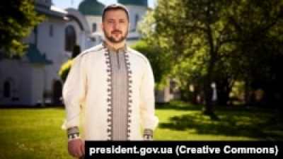 «Українці стають на коліна лише у молитві»: Зеленський привітав християн східного обряду з Великоднем